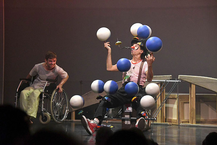 Der kleine Prinz auf Station 7 – Man sieht nur mit dem Herzen gut im GOP Varieté Theater München ab dem 23.07.2021 bis 12. September 2021 (©Foto: Ingrid Grossmann)